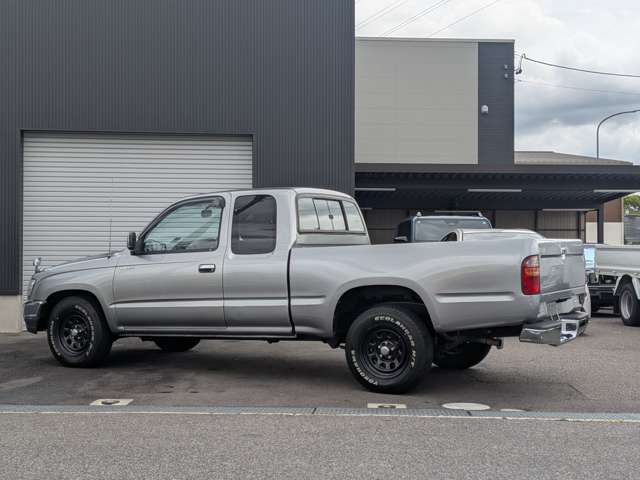 Toyota Hilux 6
