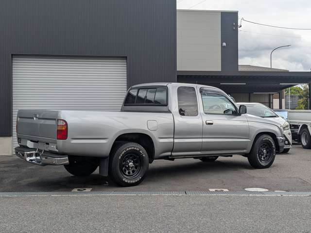 Toyota Hilux 9