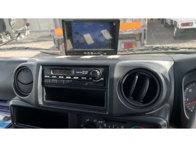 Hino Dutro 12