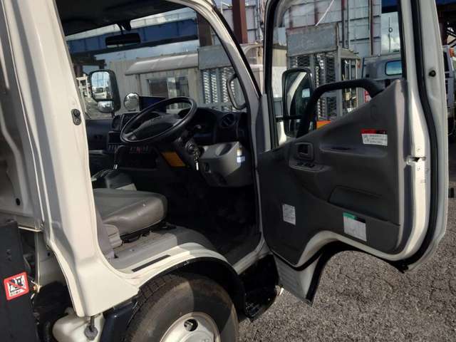 Hino Dutro 9