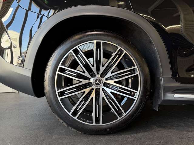 Mercedes-Benz EQE SUV 11
