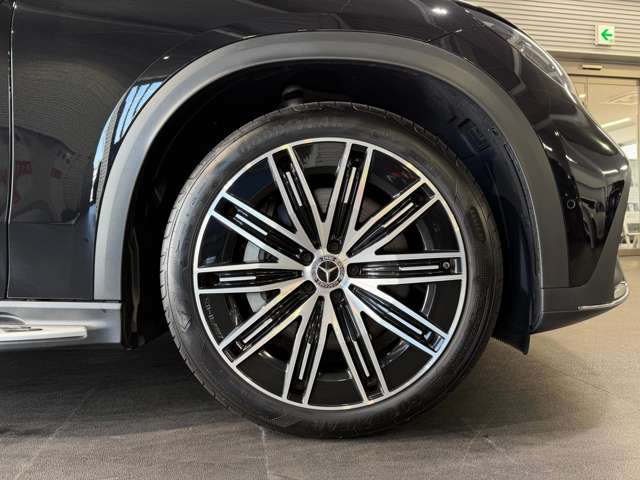 Mercedes-Benz EQE SUV 10