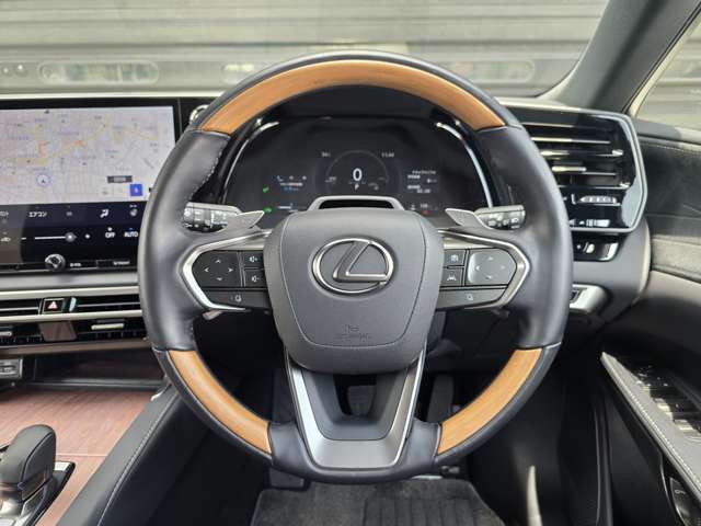 Lexus RX 9