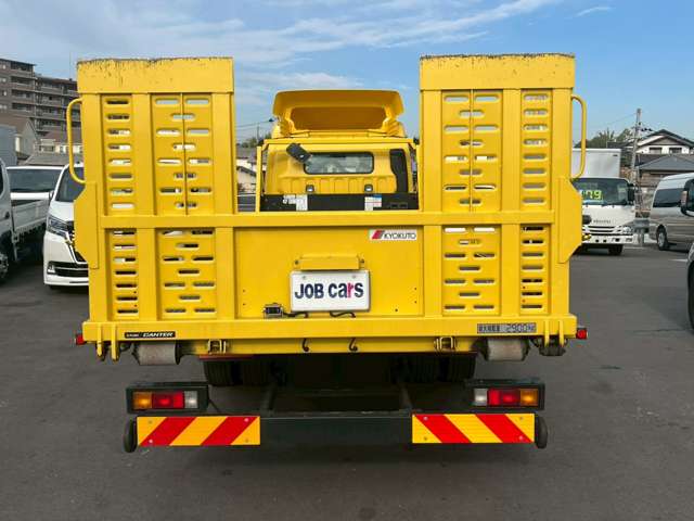 Mitsubishi Fuso Canter 7