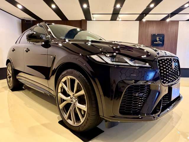 Jaguar F-Pace 12