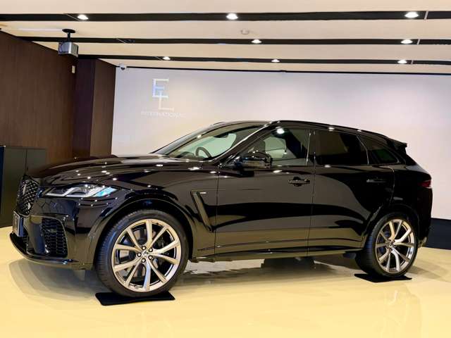 Jaguar F-Pace 6