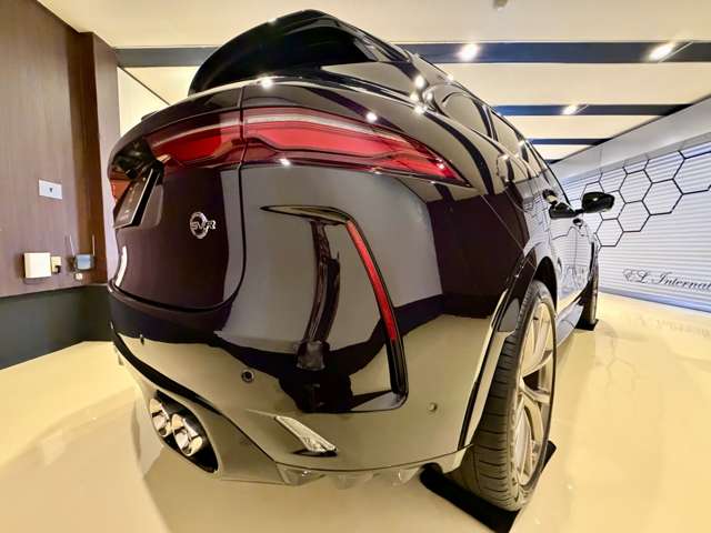 Jaguar F-Pace 10