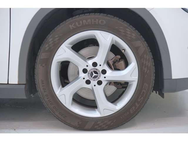 Mercedes-Benz GLA-Class 12