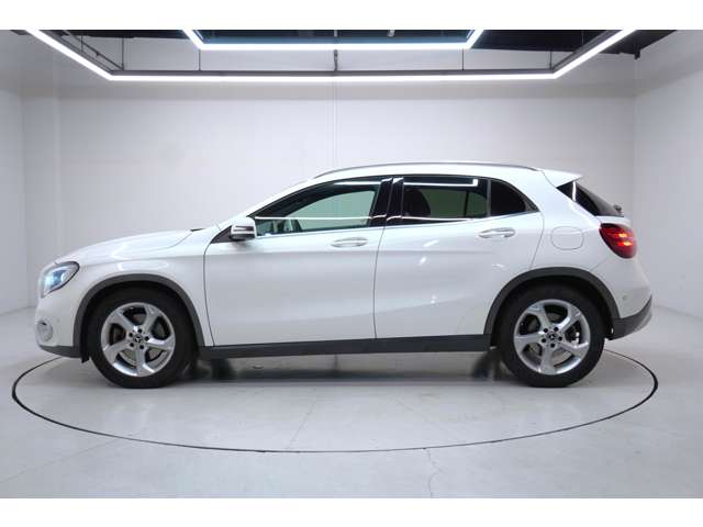 Mercedes-Benz GLA-Class 8