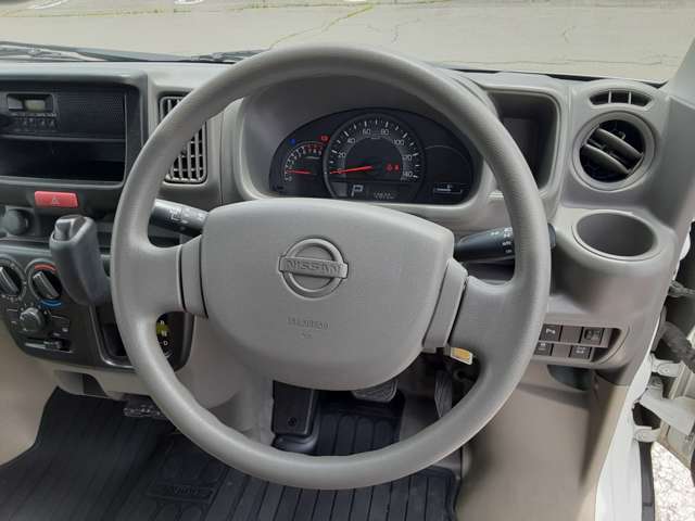 Nissan NV100 Clipper 10