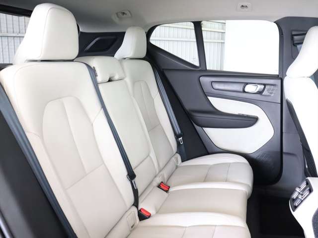 Volvo XC40 8