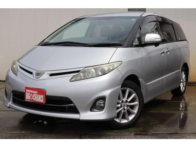 Toyota Estima 4