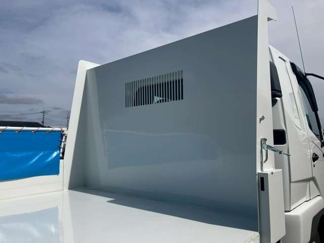 Mitsubishi Fuso Fighter 9
