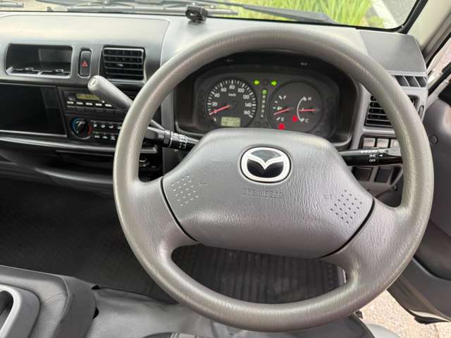 Mazda Bongo Truck 5
