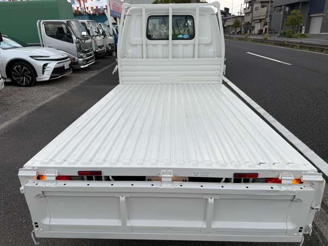 Mazda Bongo Truck 10