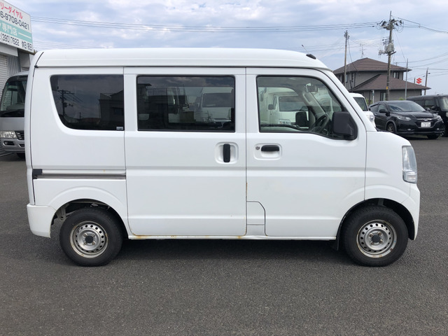 Nissan NV100 Clipper 4