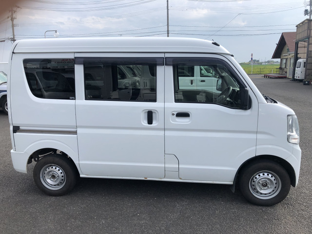 Nissan NV100 Clipper 4