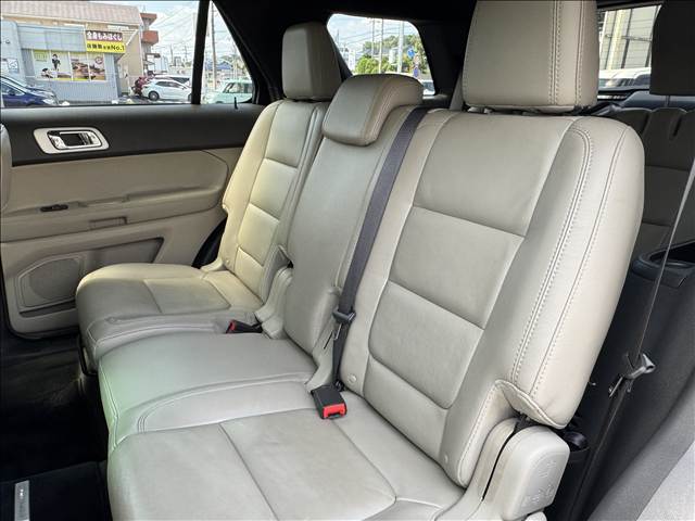 Ford Explorer 8