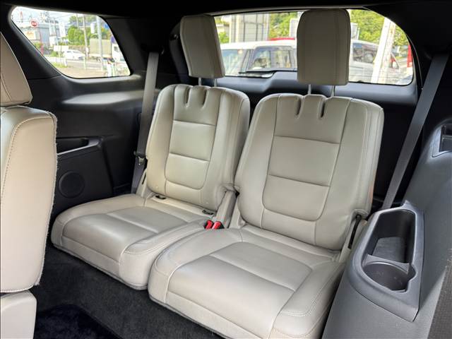 Ford Explorer 9