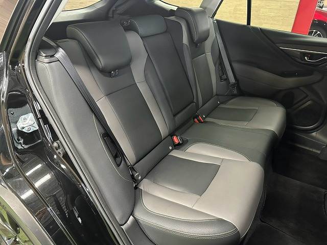 Subaru Legacy Outback 12
