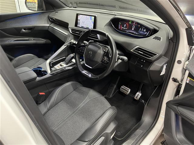 Peugeot 3008 8