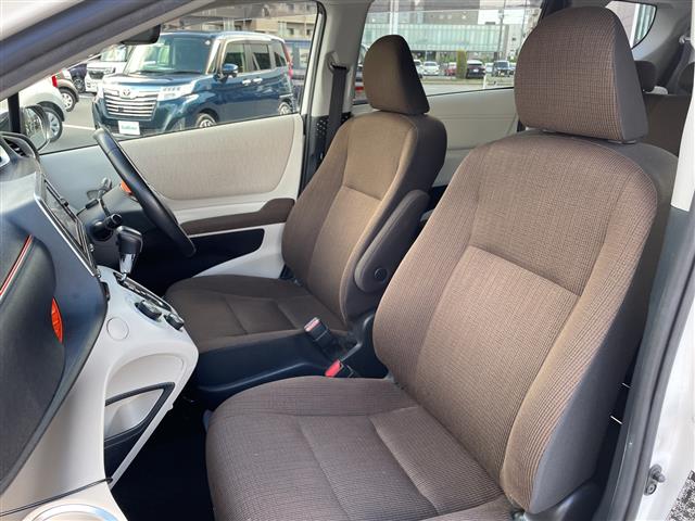 Toyota Sienta 11