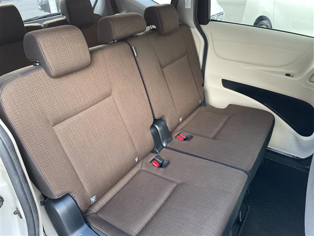 Toyota Sienta 12