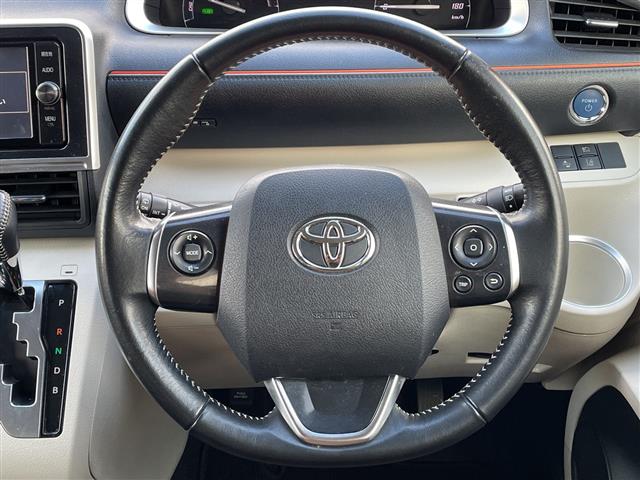Toyota Sienta 9