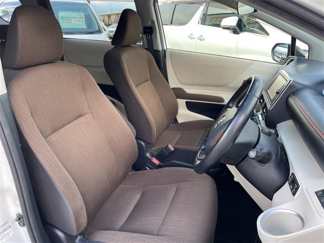 Toyota Sienta 10