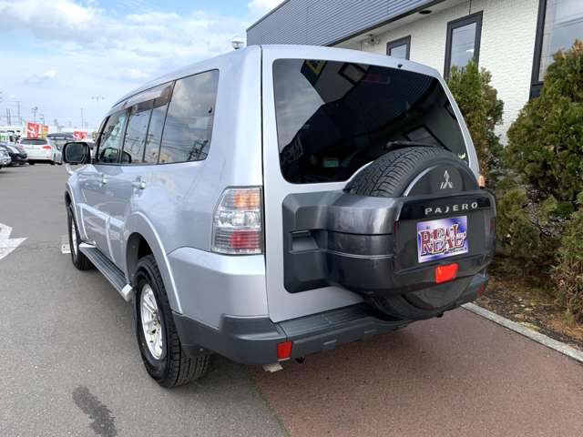 Mitsubishi Pajero 8