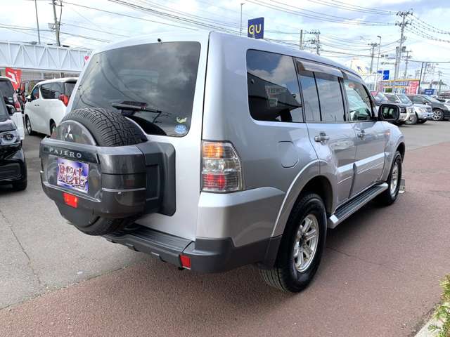 Mitsubishi Pajero 10