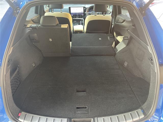 Lexus NX 11
