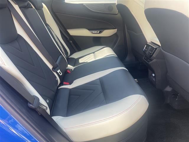 Lexus NX 7