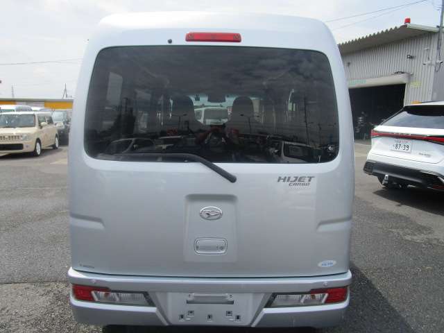Daihatsu Hijet Cargo 9