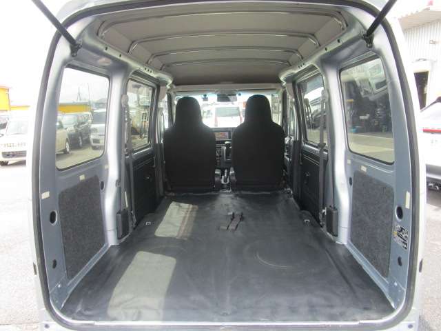 Daihatsu Hijet Cargo 10