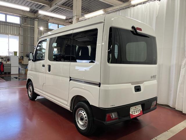 Daihatsu Hijet Cargo 7