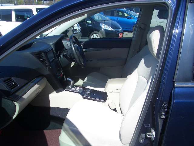 Subaru Legacy Outback 6