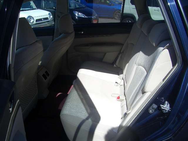 Subaru Legacy Outback 7