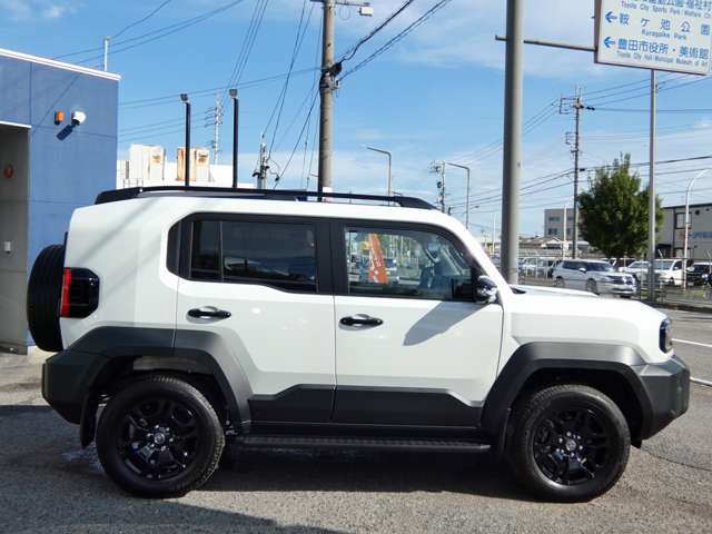 Toyota Land Cruiser FJ 7