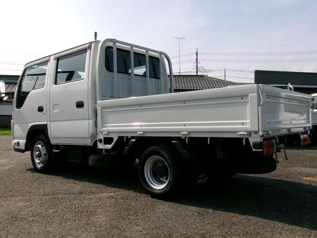 Isuzu Elf 3