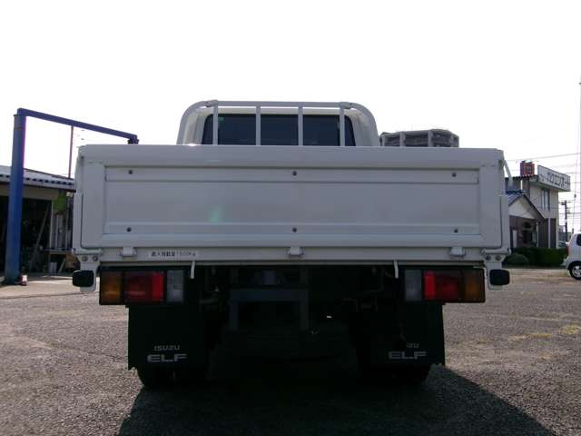 Isuzu Elf 4