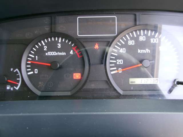 Isuzu Elf 8