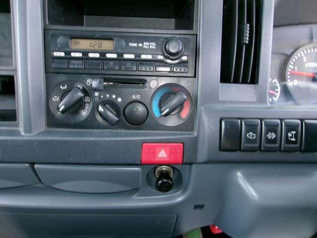 Isuzu Elf 9
