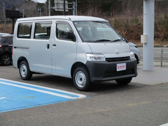 Toyota Town Ace Van 3