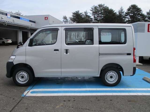 Toyota Town Ace Van 8