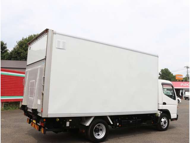 Mitsubishi Fuso Canter 9