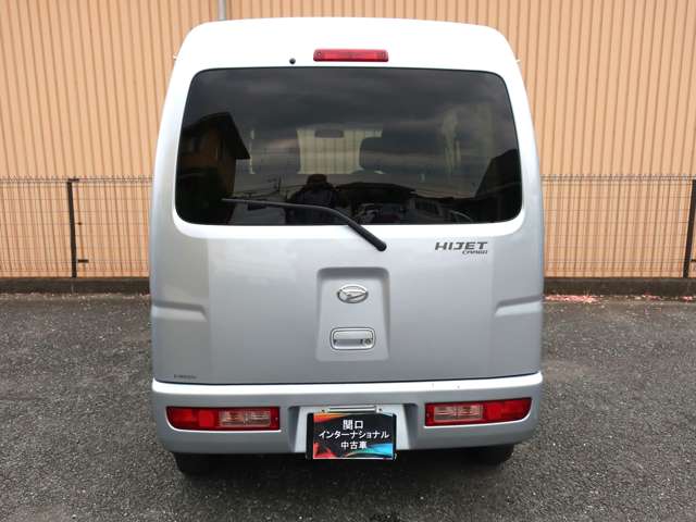 Daihatsu Hijet Cargo 12