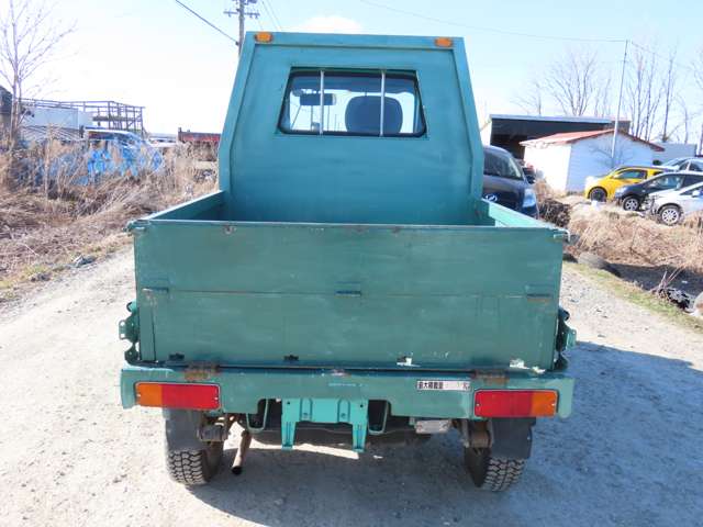 Daihatsu Midget II 6