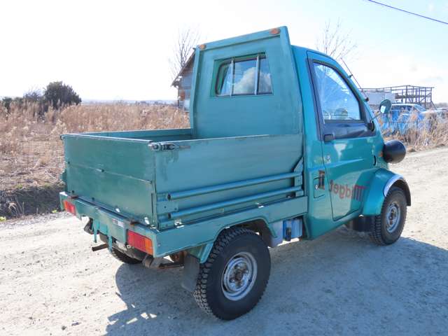 Daihatsu Midget II 7