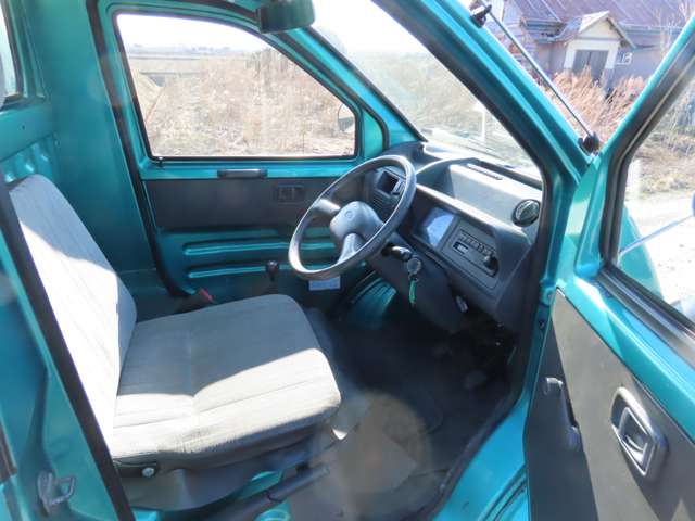 Daihatsu Midget II 9
